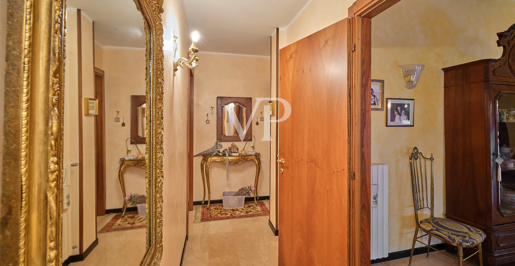 Luxurious apartment in historic center with separate entrance