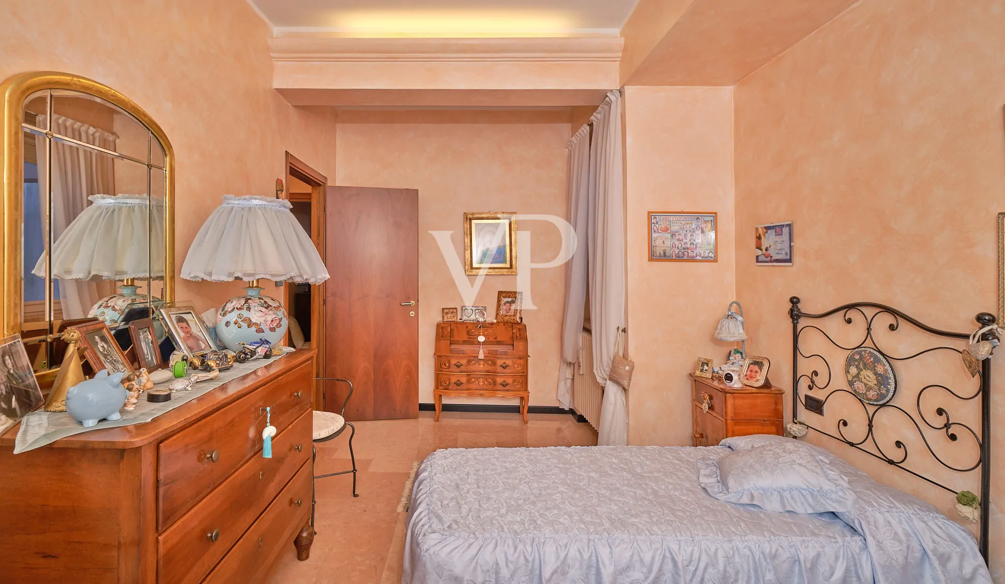 Luxurious apartment in historic center with separate entrance