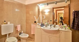 von_poll_real_estate_property_IT254921976_image_26