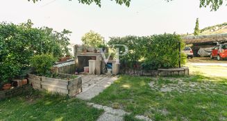 von_poll_real_estate_property_IT254922132_image_12
