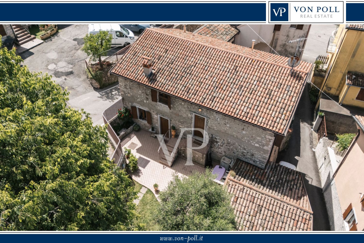 Rustic house in the historic village of Albisano - Torri del Benaco