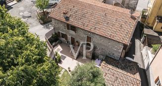 von_poll_real_estate_property_IT254922132_image_0
