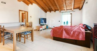 von_poll_real_estate_property_IT254922132_image_4