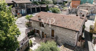 von_poll_real_estate_property_IT254922132_image_16