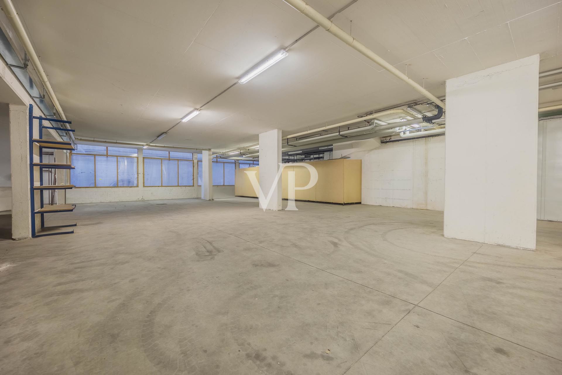 HISTORICAL COURT WITH ASSURED PERFORMANCE AND DEVELOPMENT