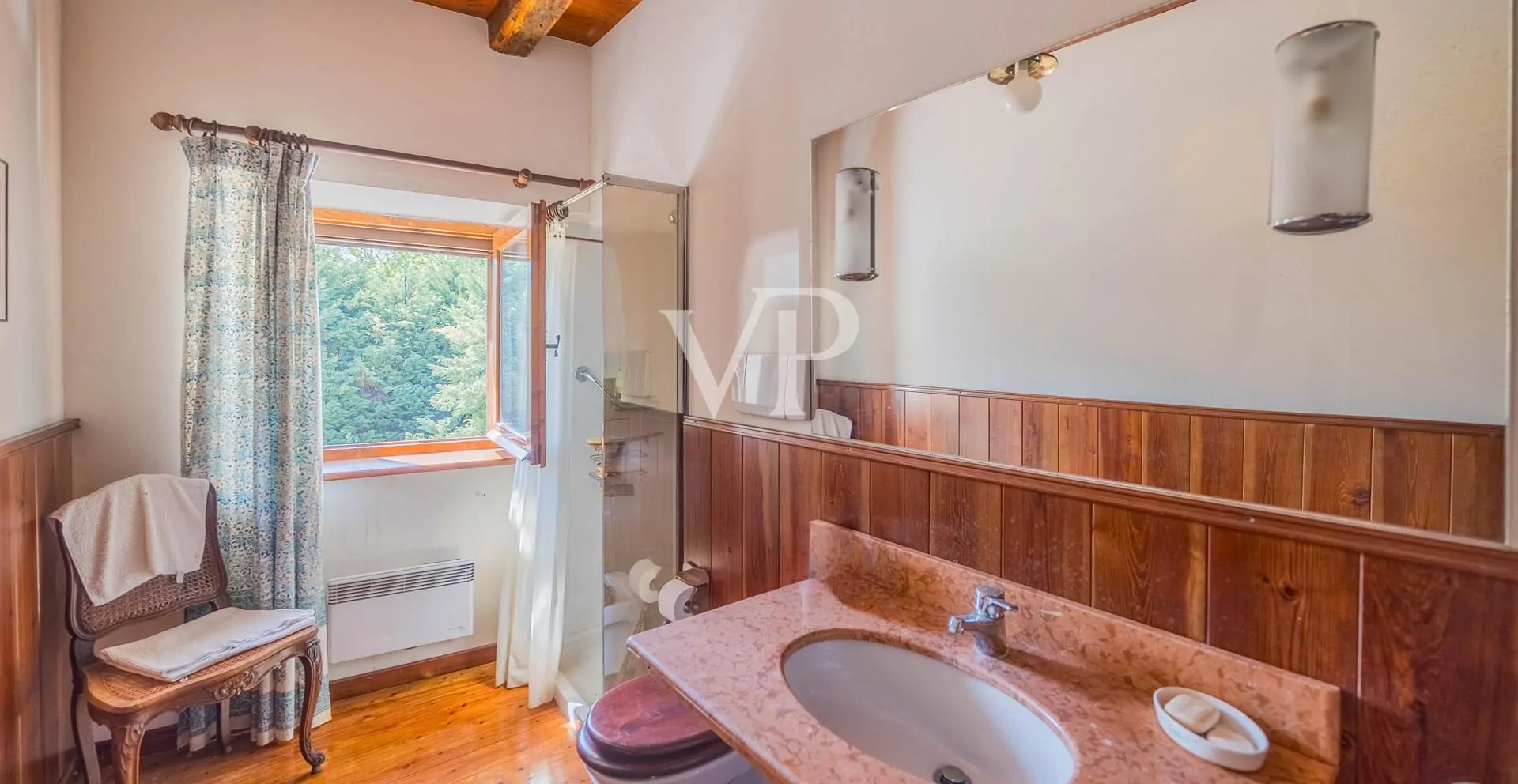 Ertragssicheres Anwesen mit Entwicklungschance