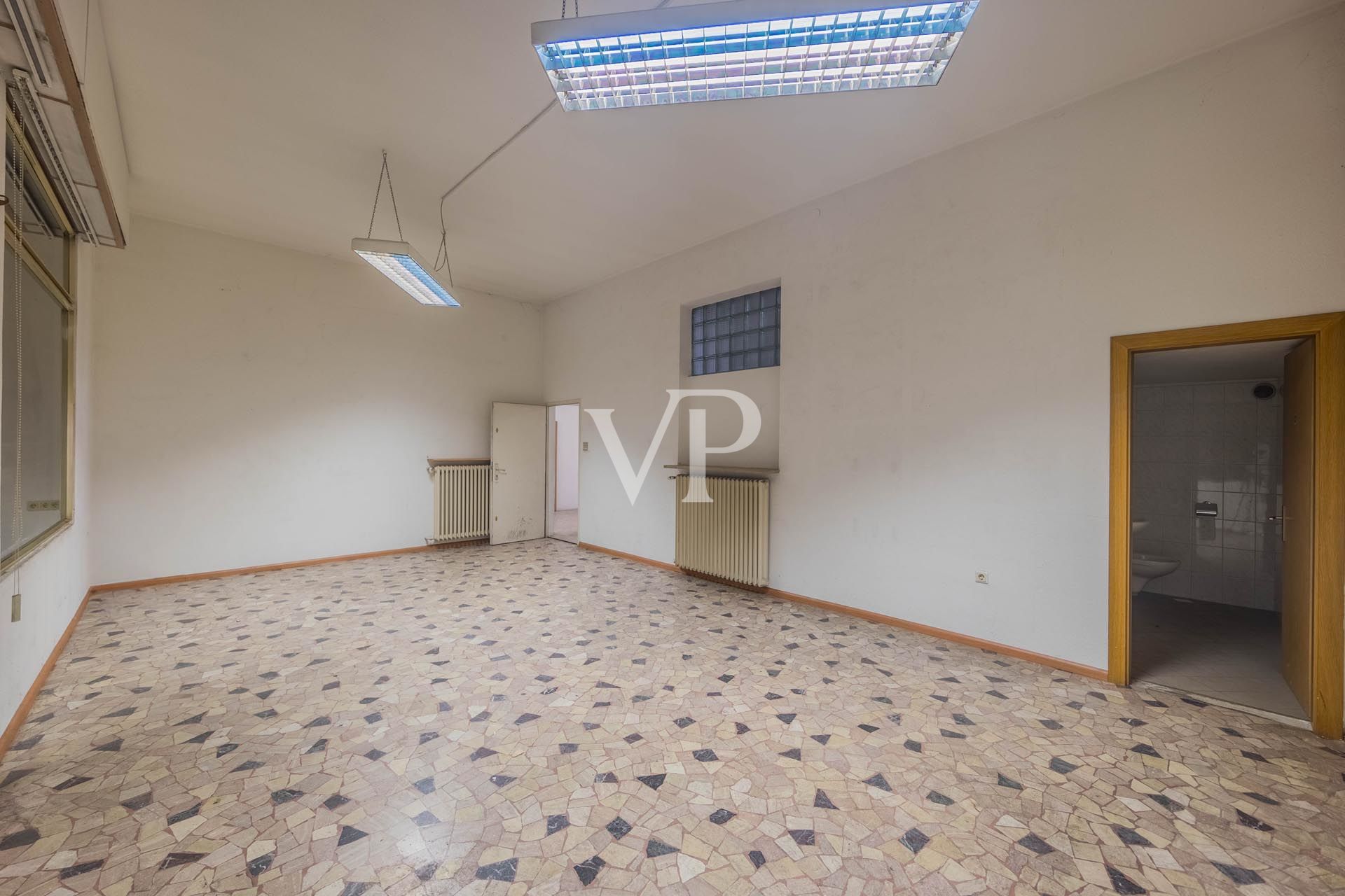 HISTORICAL COURT WITH ASSURED PERFORMANCE AND DEVELOPMENT