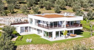 von_poll_real_estate_property_IT254922179_image_0