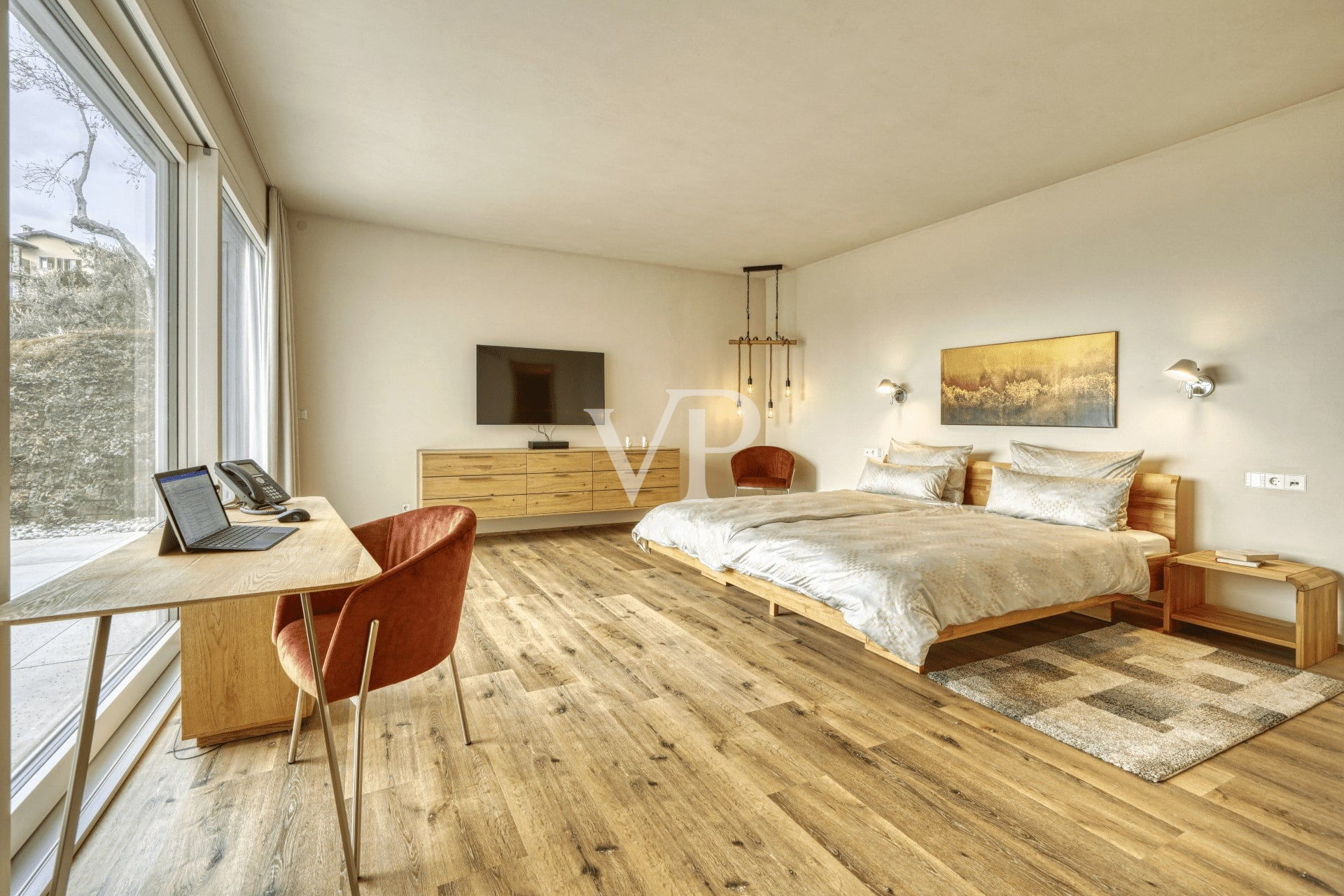 Villa contemporanea con vista panoramica sul Lago di Garda, immersa in uliveto privato