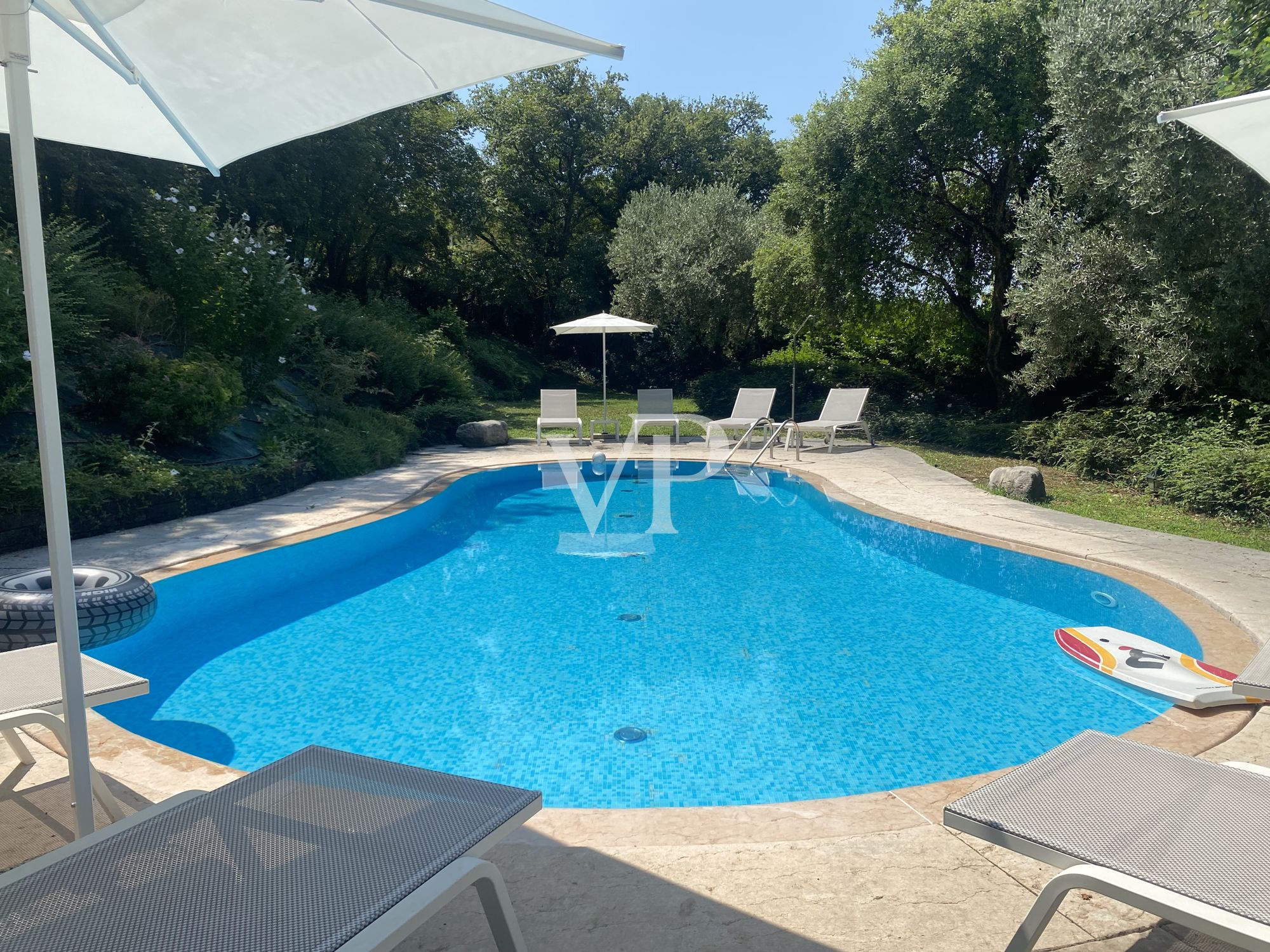 Bezaubernde Villa in Torri del Benaco mit Seeblick und privatem Pool