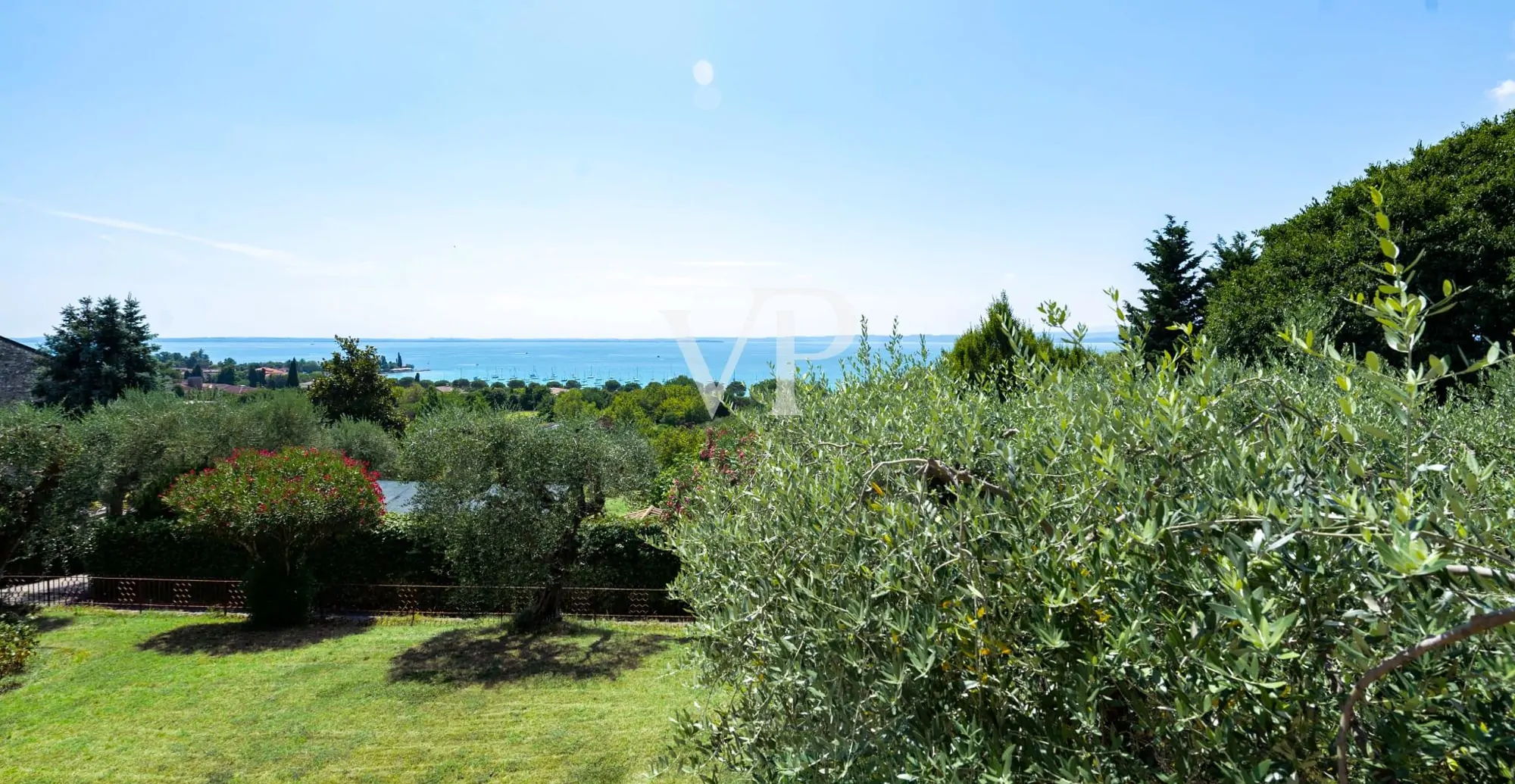 Exklusive Villa mit Schwimmbad und Seeblick in Bardolino - Eleganz und Privatsphäre am Gardasee