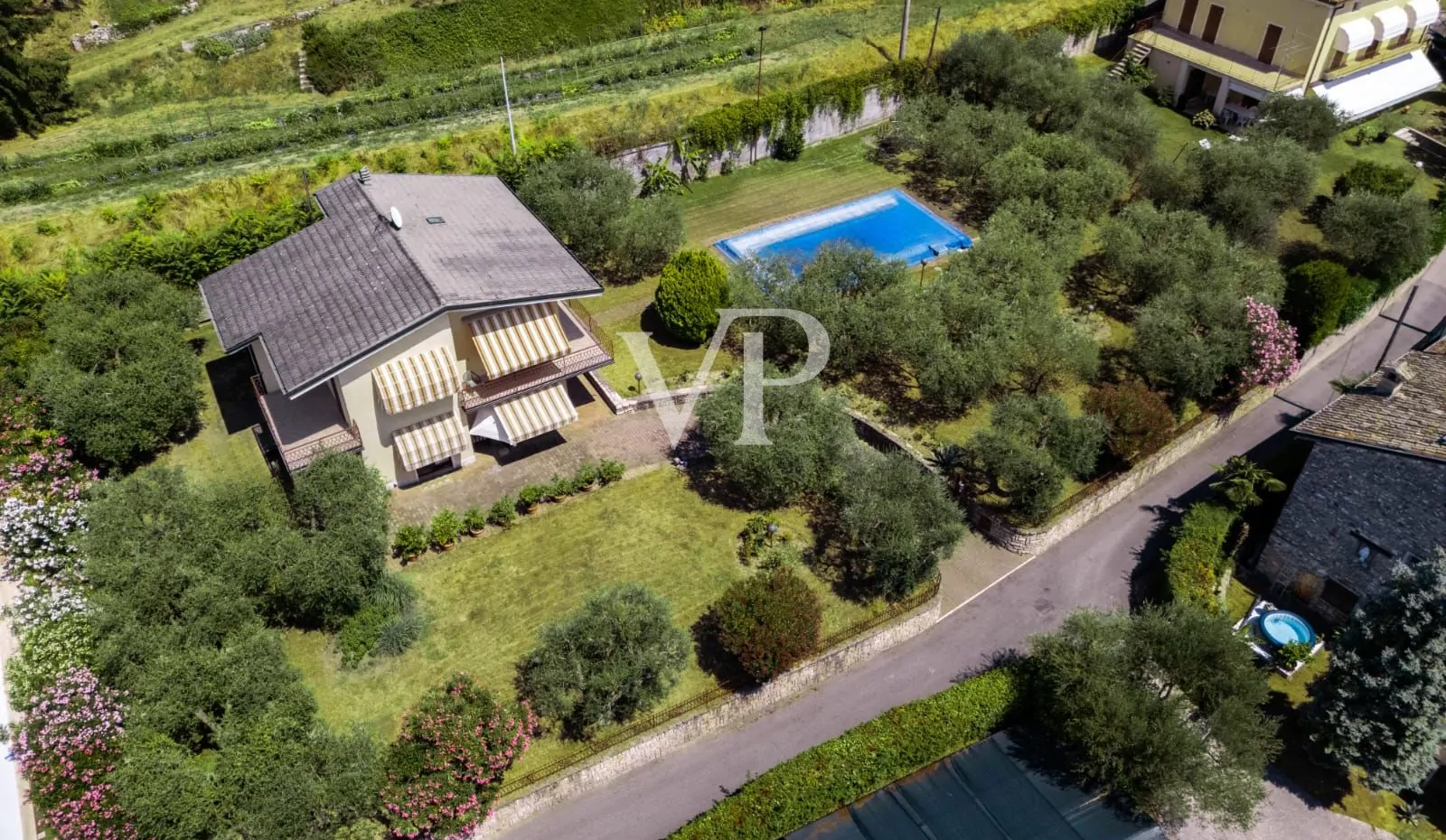 Exklusive Villa mit Schwimmbad und Seeblick in Bardolino - Eleganz und Privatsphäre am Gardasee