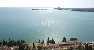 von_poll_real_estate_property_IT254922270_image_0