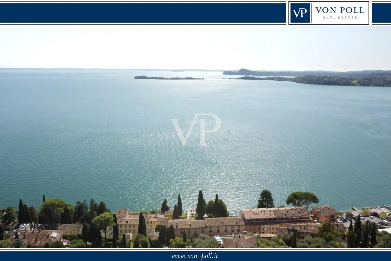 Moderno trilocale a Gardone Riviera in un esclusivo residence vista lago