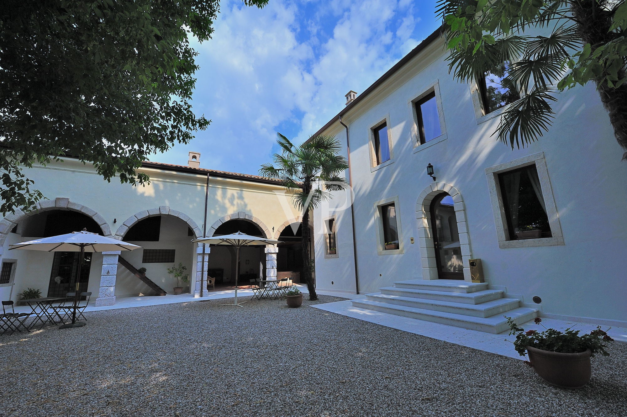 Freistehende Villa + B&B in Costermano del Garda