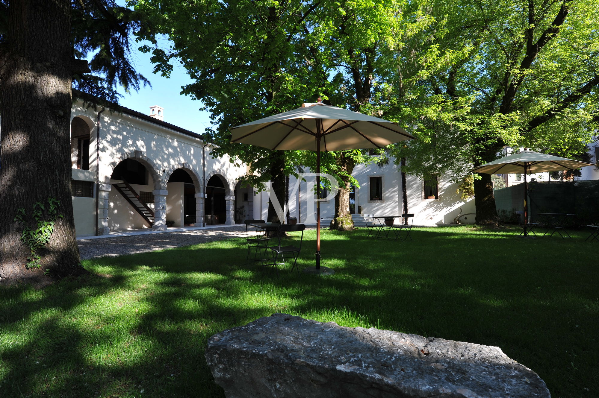 Freistehende Villa + B&B in Costermano del Garda