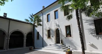 von_poll_real_estate_property_IT254152293_image_0