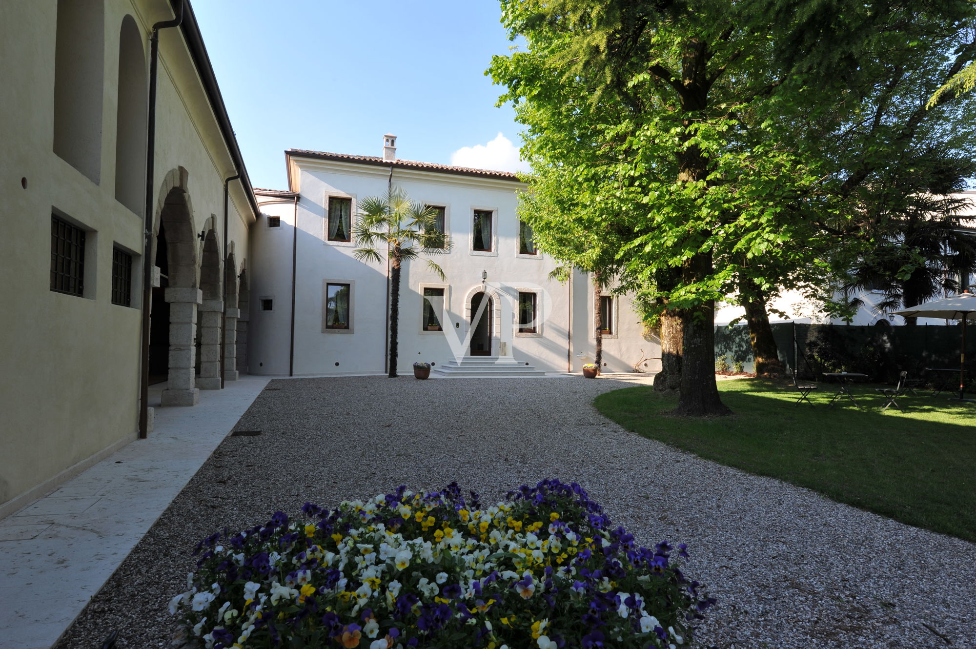 Freistehende Villa + B&B in Costermano del Garda