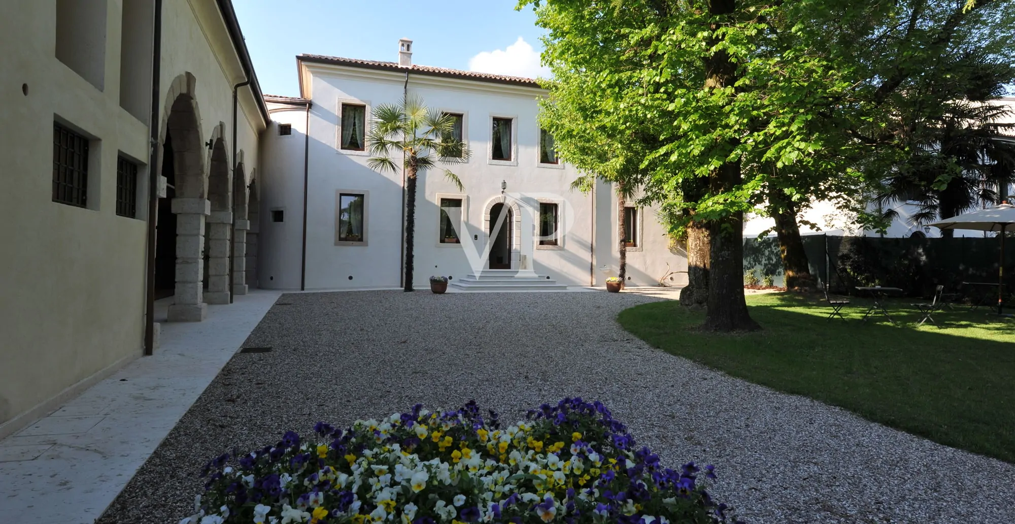 Freistehende Villa + B&B in Costermano del Garda