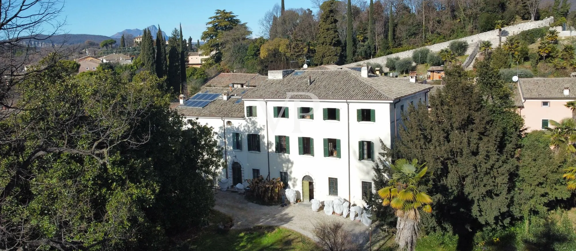 Freistehende Villa + B&B in Costermano del Garda