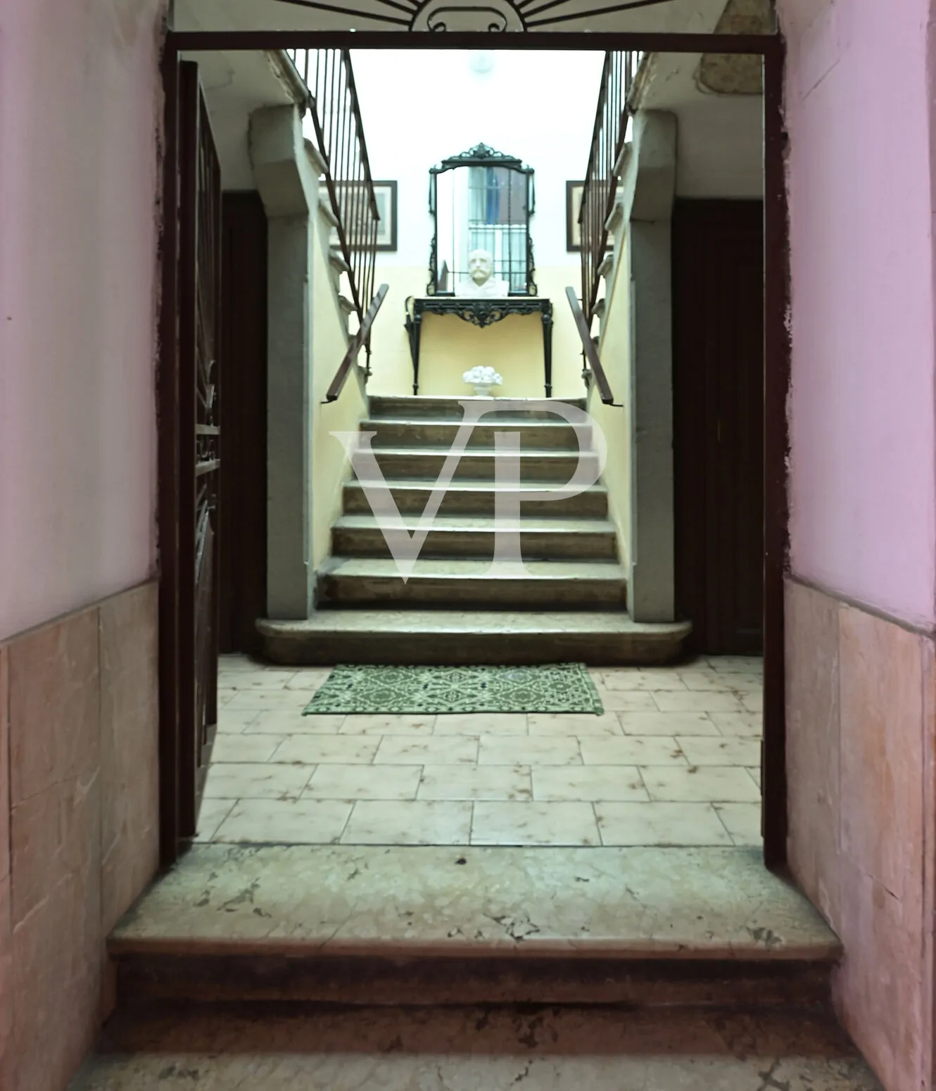 Denkmalgeschütztes Gebäude im Herzen von Salò