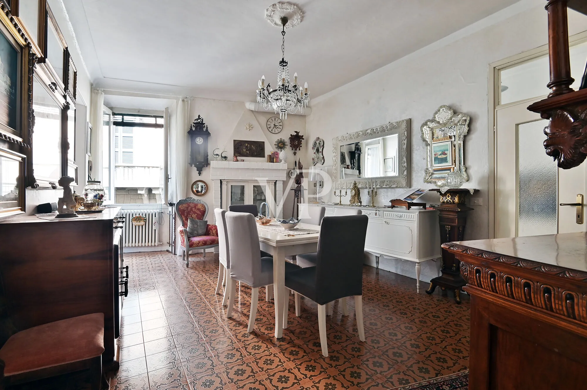 Palazzo storico terra-cielo nel cuore di Salò