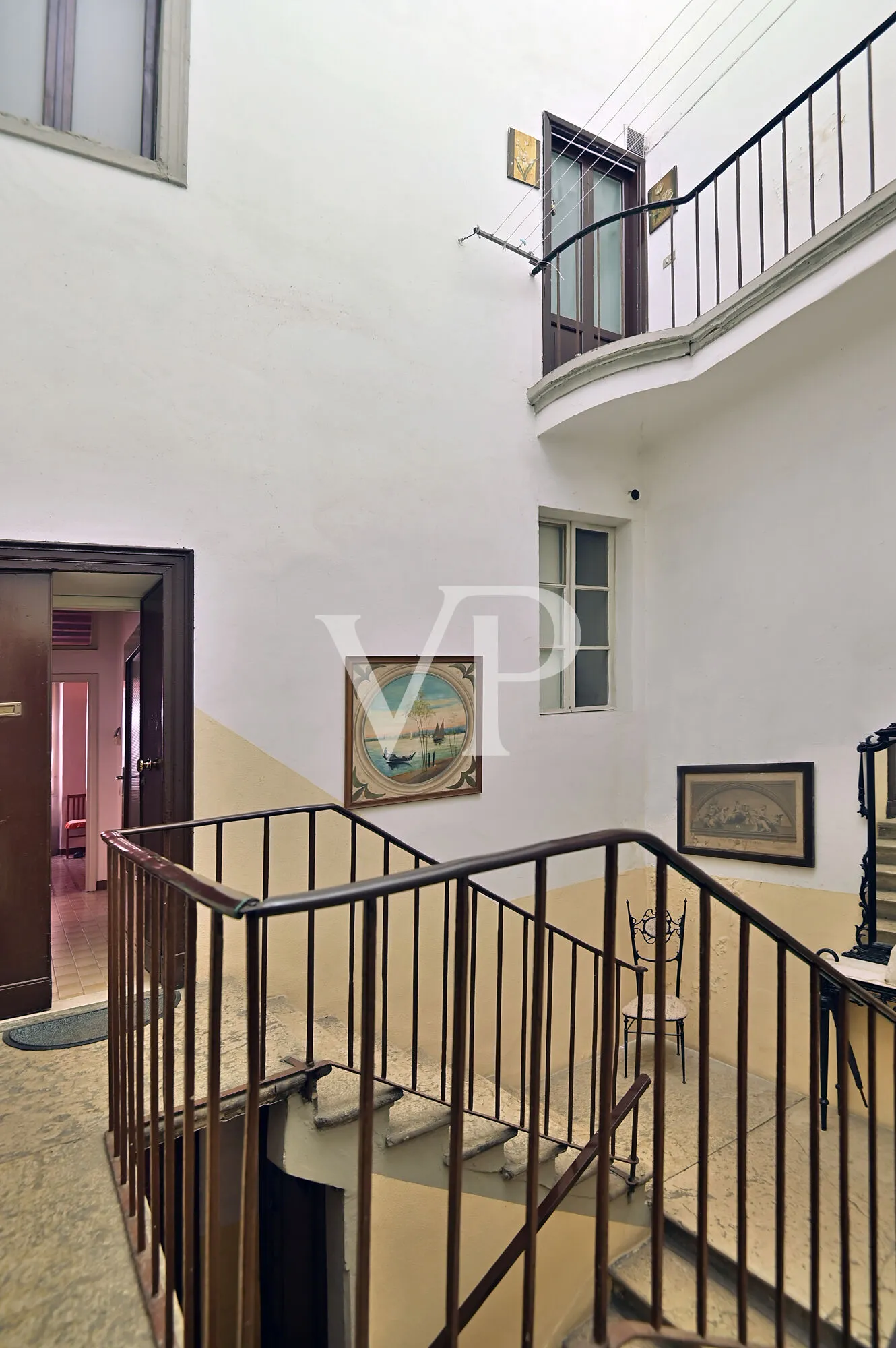 Palazzo storico terra-cielo nel cuore di Salò