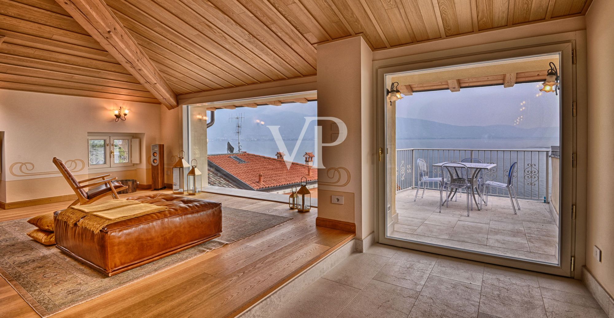 Ático en el corazón de Gargnano, terraza con vistas al lago