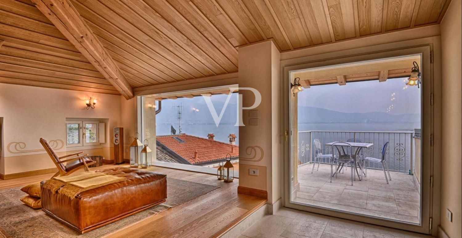 Ático en el corazón de Gargnano, terraza con vistas al lago
