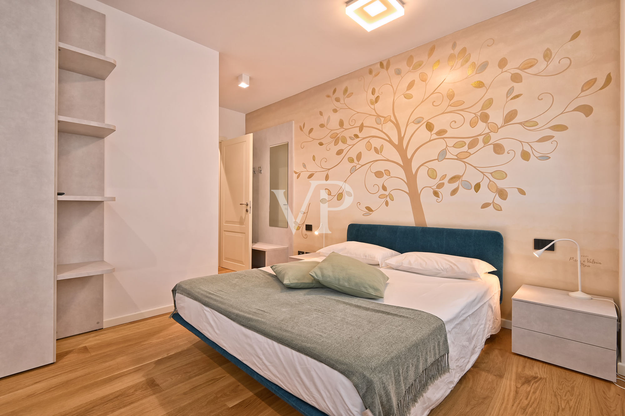 Elegante appartamento di ampie dimensioni con terrazzo sul lungolago di Gargnano