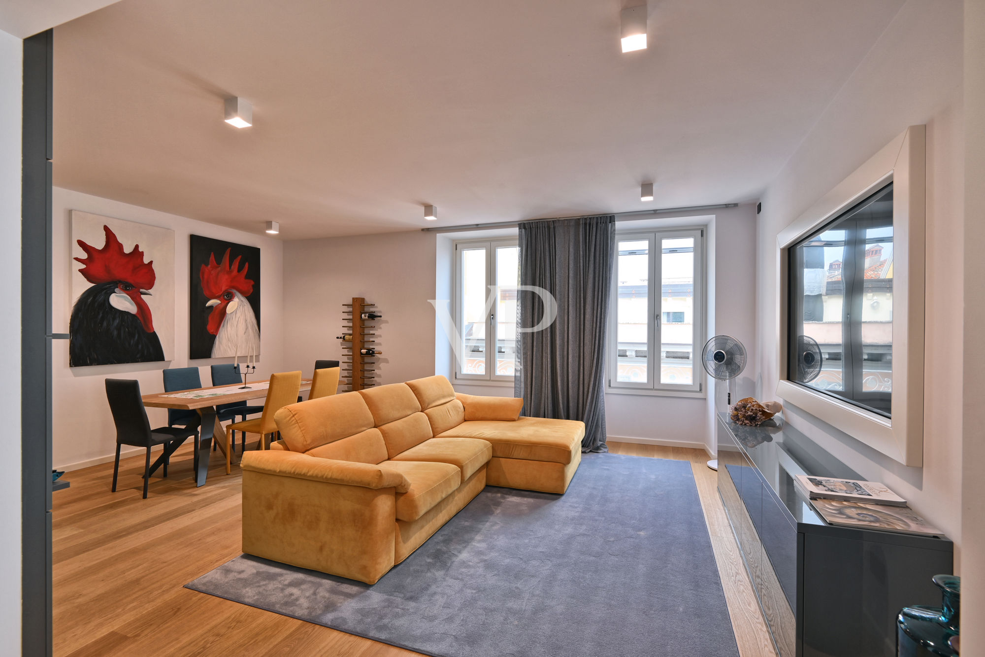 Elegante appartamento di ampie dimensioni con terrazzo sul lungolago di Gargnano