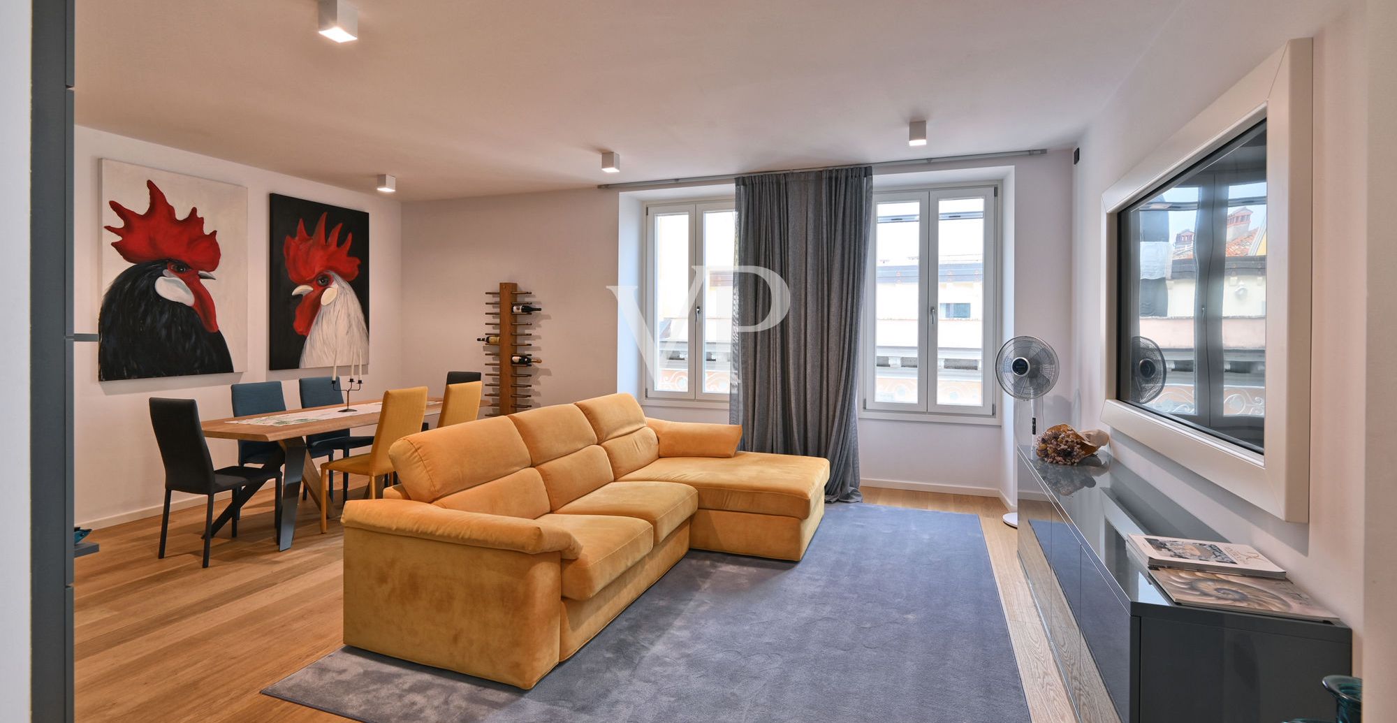 Elegante appartamento di ampie dimensioni con terrazzo sul lungolago di Gargnano