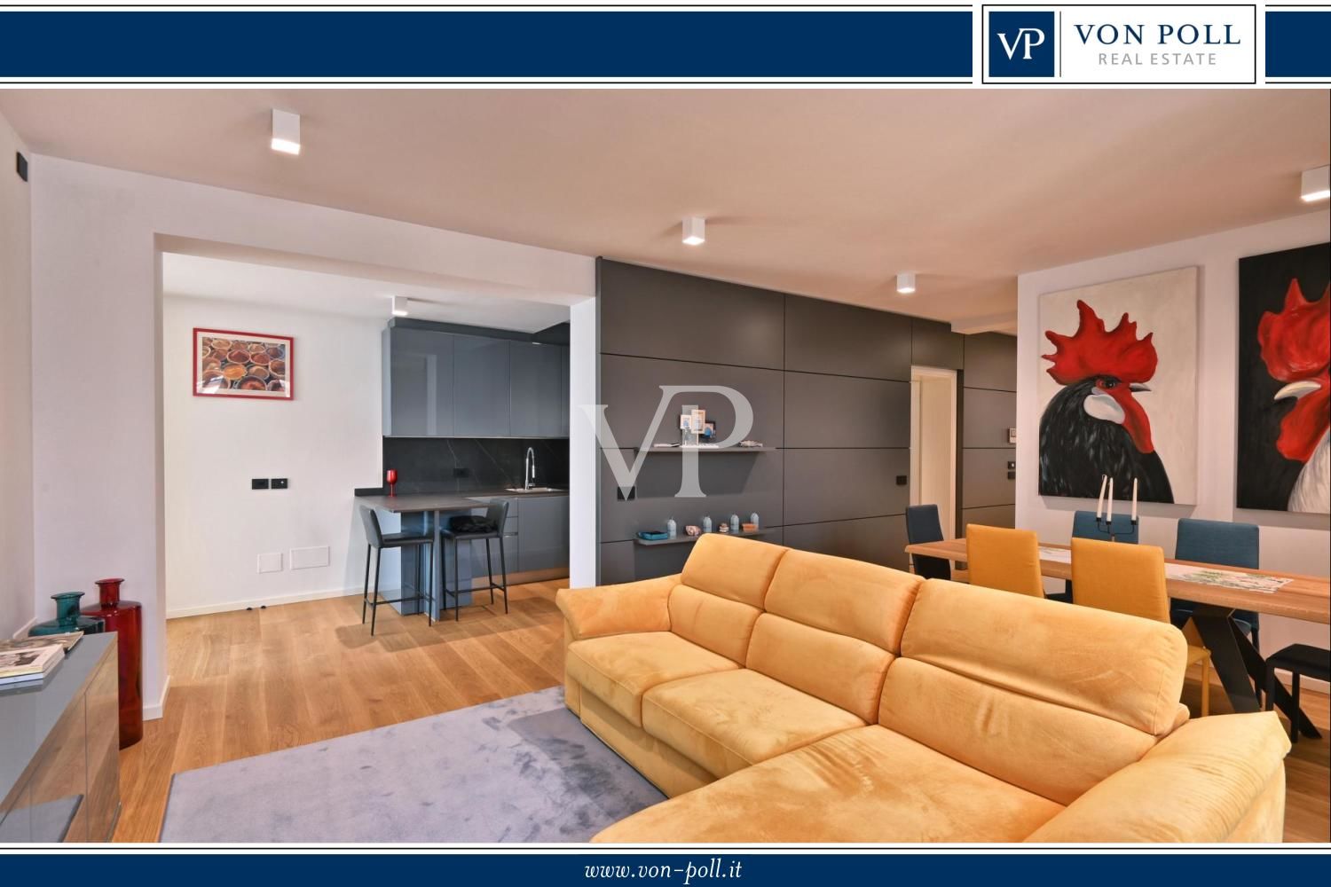 Elegante appartamento di ampie dimensioni con terrazzo sul lungolago di Gargnano