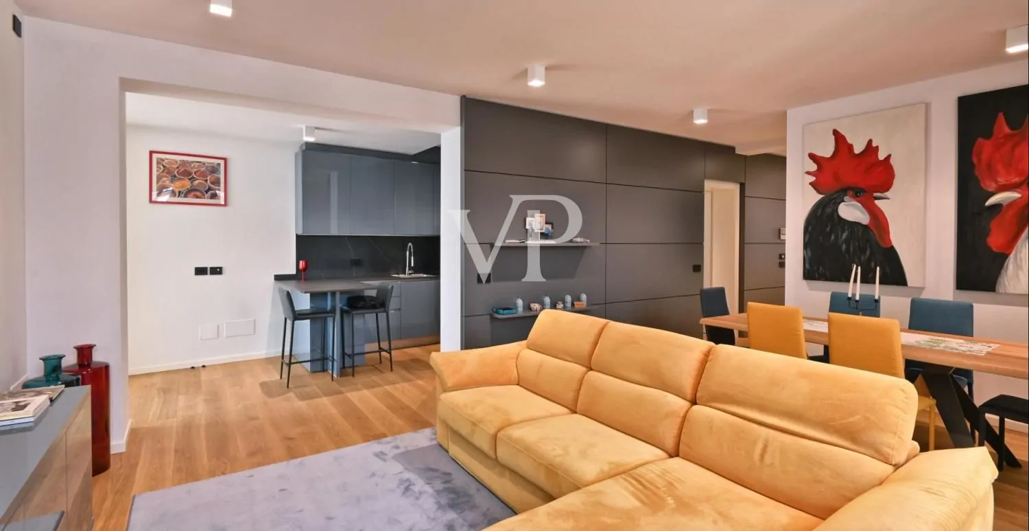 Elegant large apartment with terrace on the lakefront of Gargnano