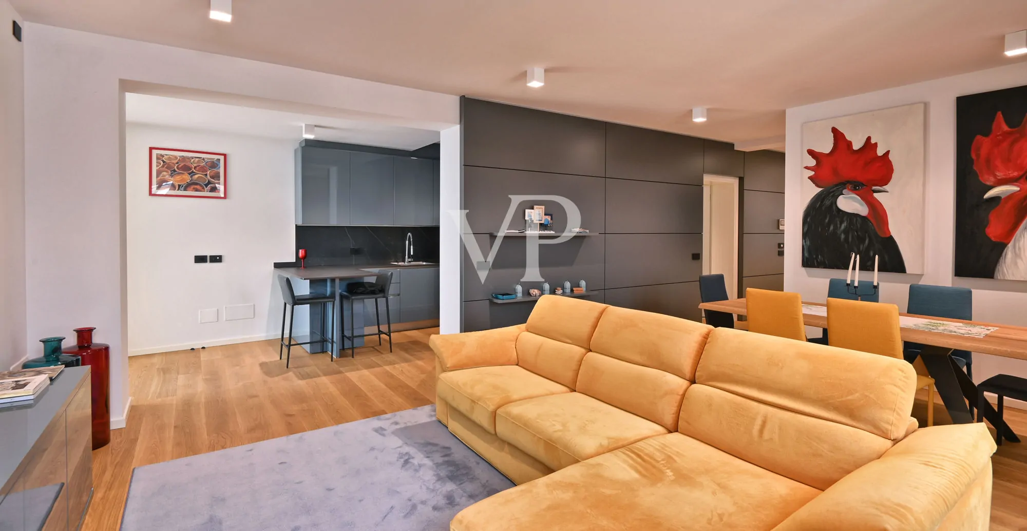 Elegant large apartment with terrace on the lakefront of Gargnano