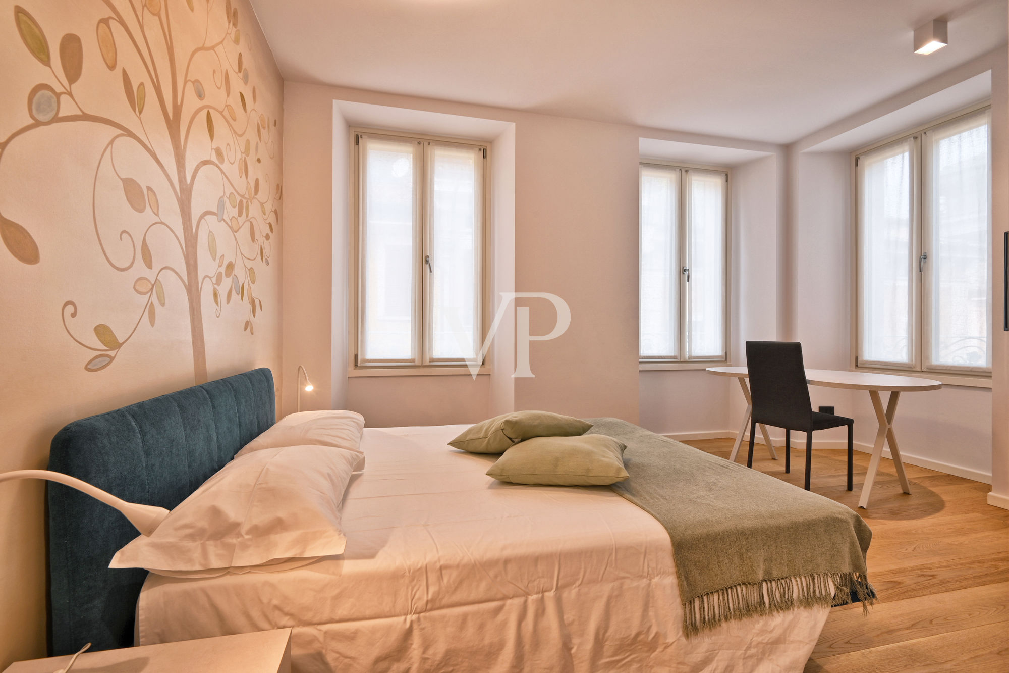 Elegante appartamento di ampie dimensioni con terrazzo sul lungolago di Gargnano