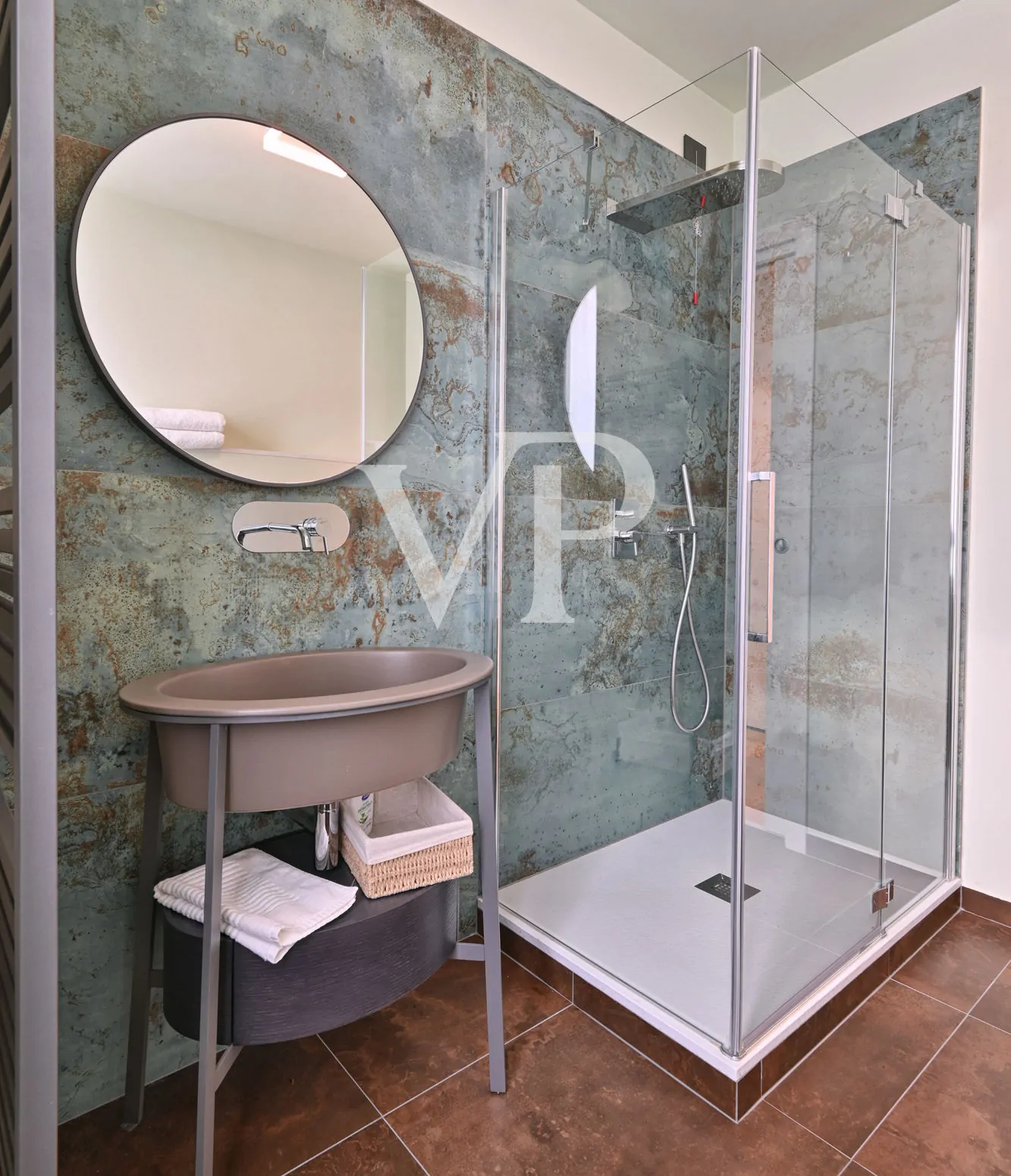 Small jewel on the lakefront of Gargnano