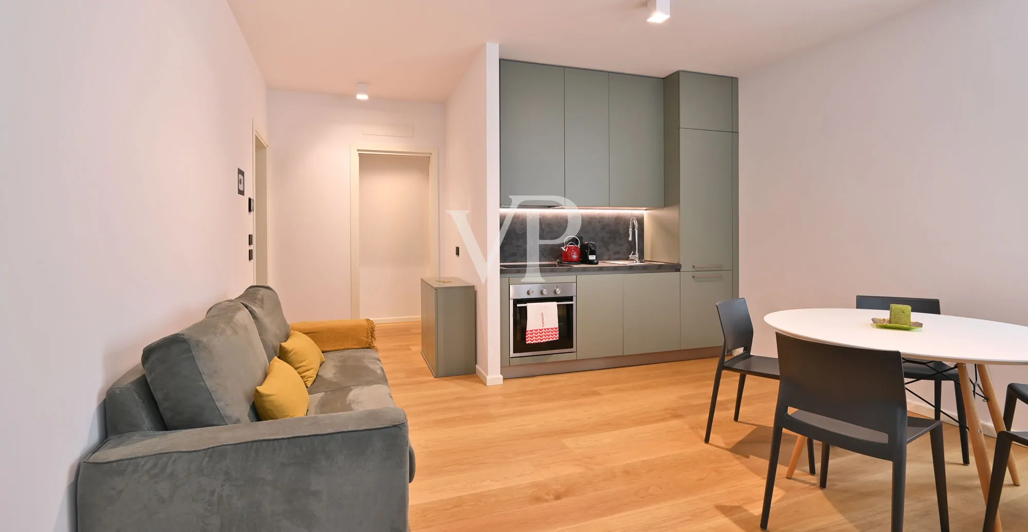 Small jewel on the lakefront of Gargnano