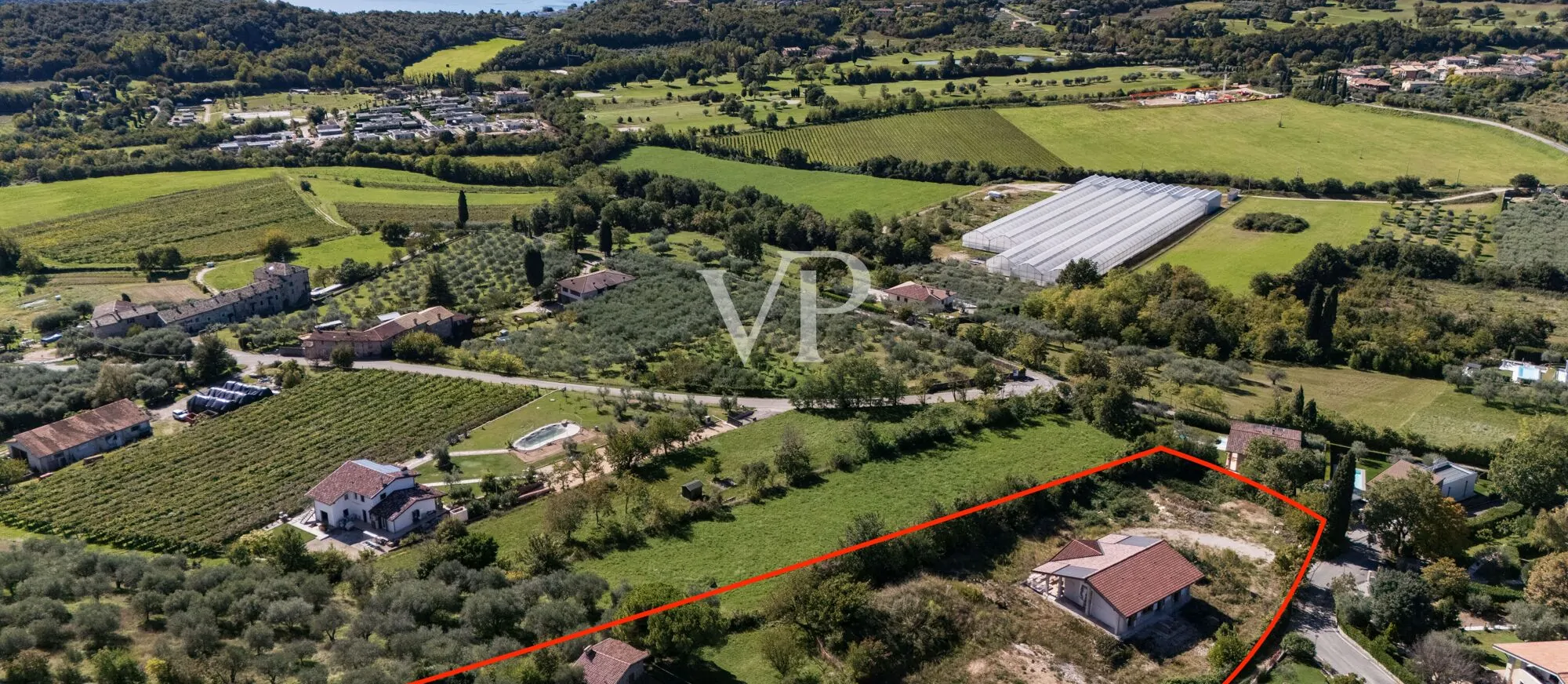 Baugrundstück mit genehmigtem Projekt in Castion Veronese – Ihre Investitionschance am Gardasee!