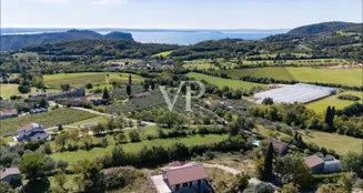 von_poll_real_estate_property_IT254152328_image_0