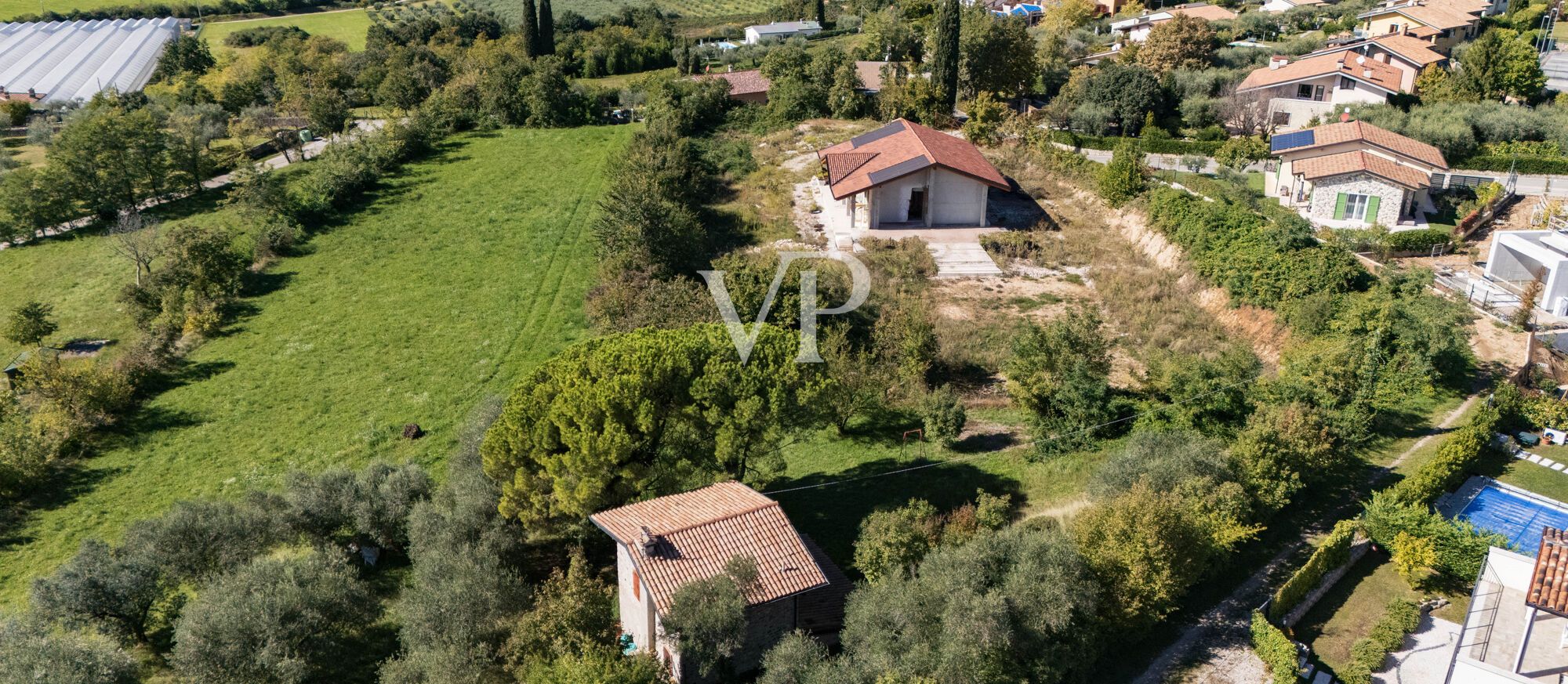 Terrain à bâtir avec projet approuvé à Castion Veronese - votre opportunité d'investissement sur le lac de Garde !