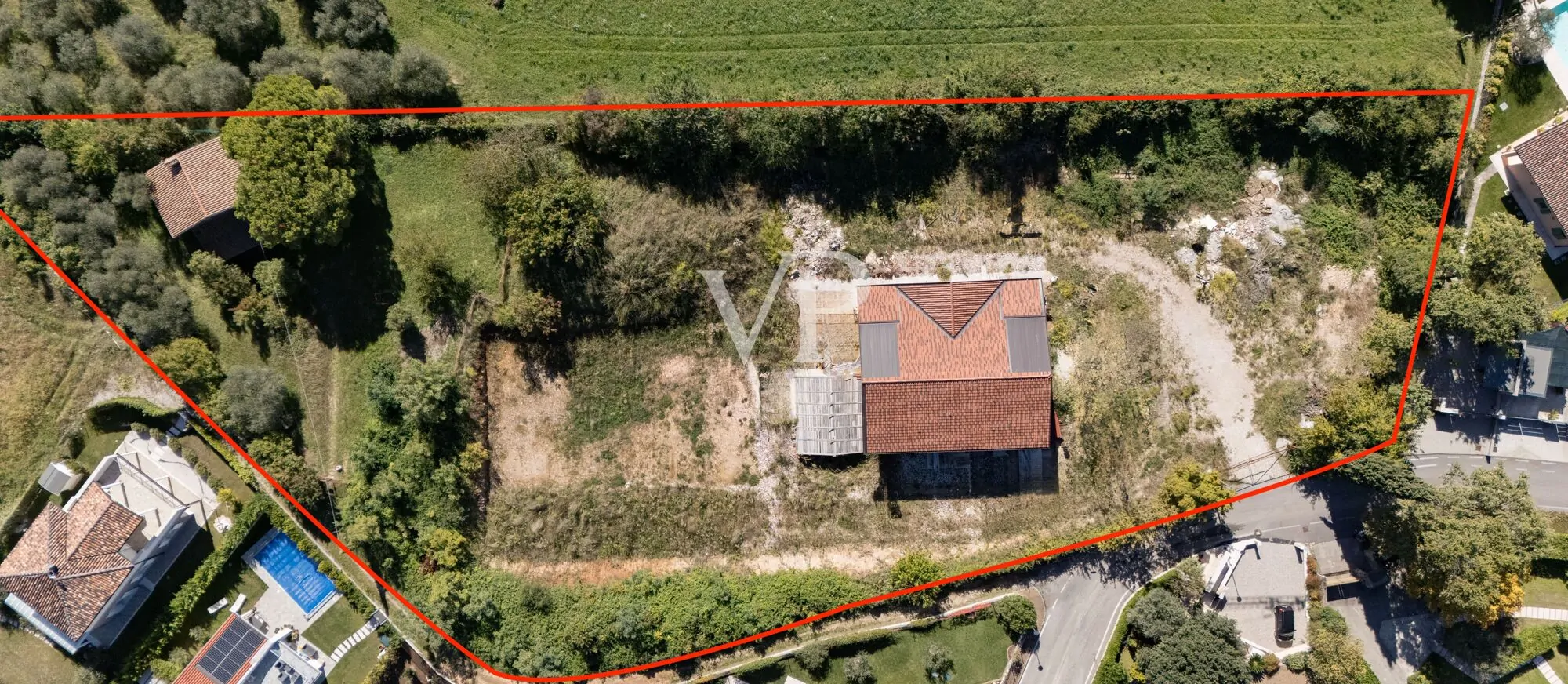 Baugrundstück mit genehmigtem Projekt in Castion Veronese – Ihre Investitionschance am Gardasee!