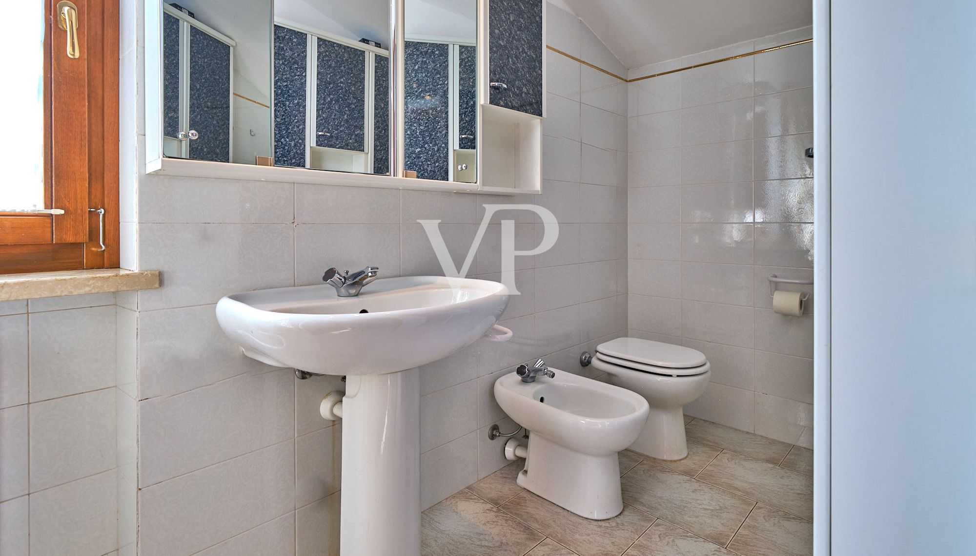 Appartamento Duplex con Vista Panoramica sul Lago nelle vicinanze del Centro