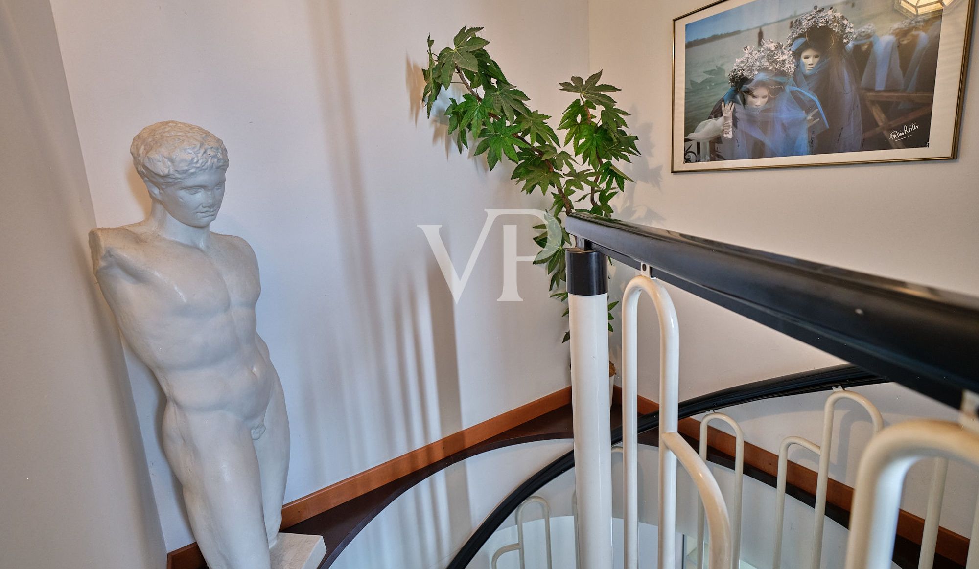 Appartamento Duplex con Vista Panoramica sul Lago nelle vicinanze del Centro