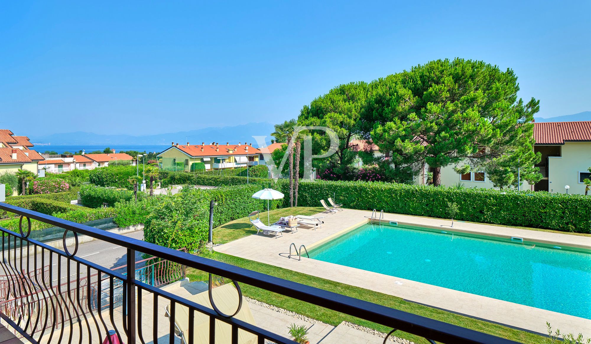 Appartamento Duplex con Vista Panoramica sul Lago nelle vicinanze del Centro