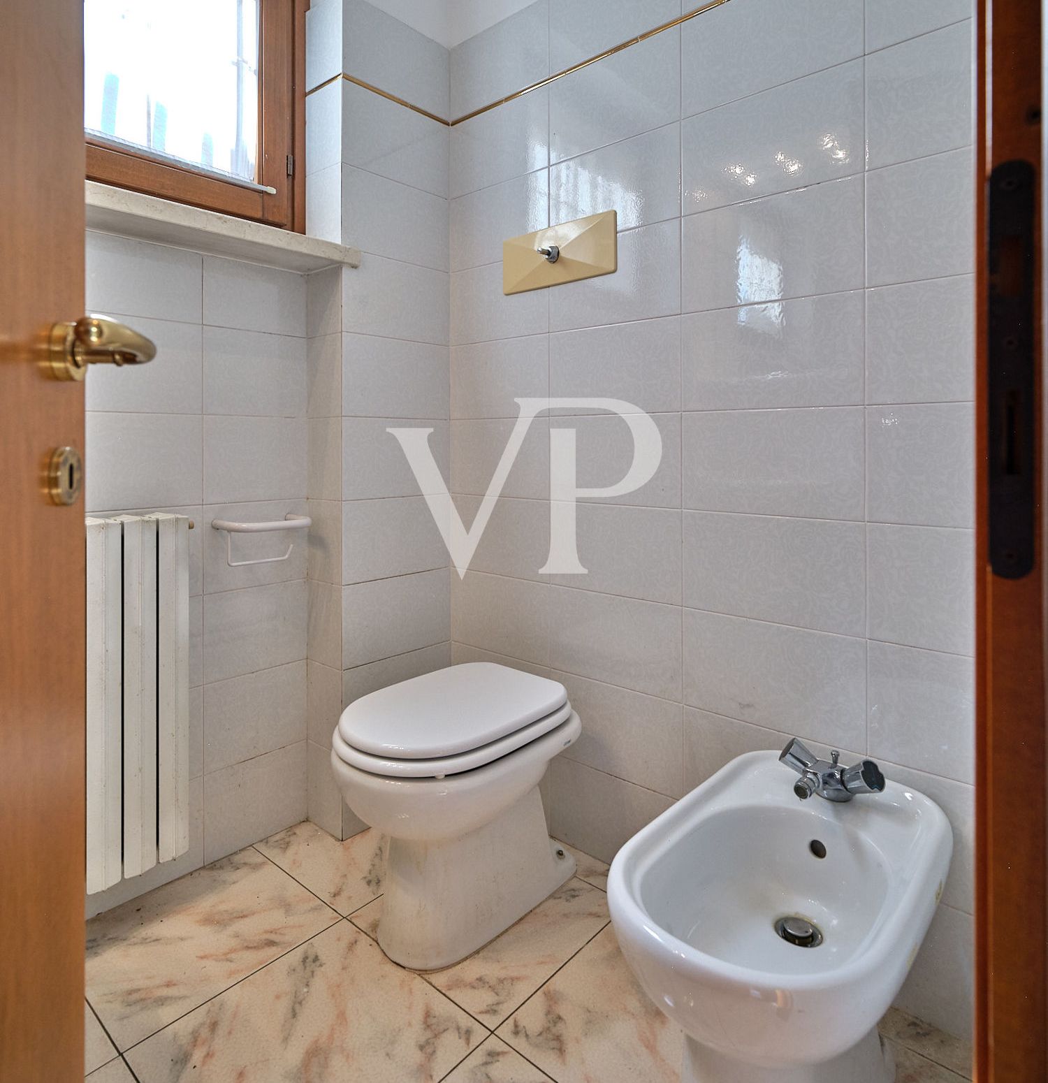 Appartamento Duplex con Vista Panoramica sul Lago nelle vicinanze del Centro