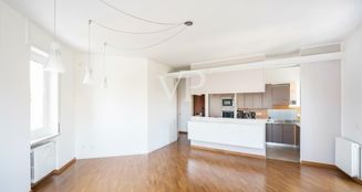 von_poll_real_estate_property_IT254922397_image_0