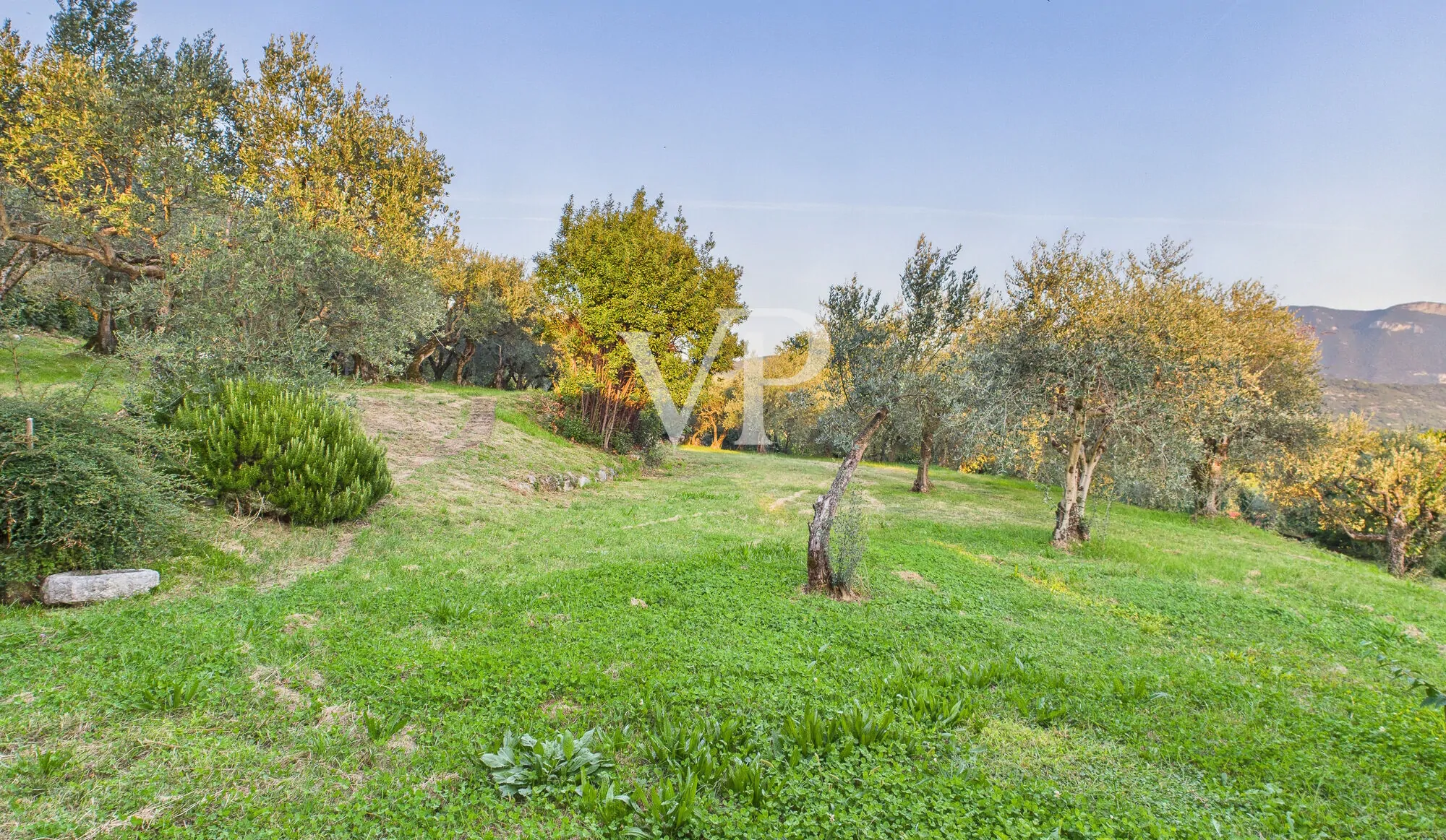 Elegante villa con ampio parco privato a Caprino Veronese – Località Caiar