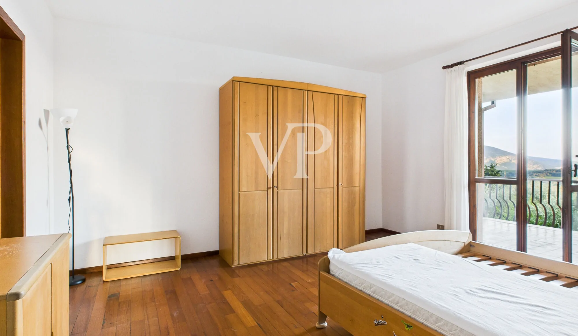 Elegante villa con ampio parco privato a Caprino Veronese – Località Caiar