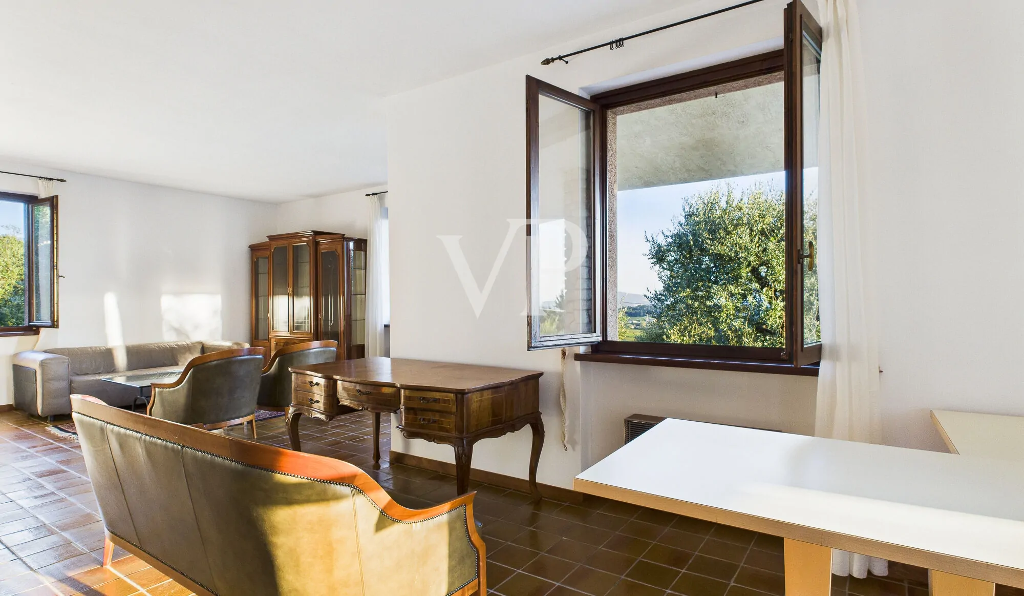 Elegante villa con ampio parco privato a Caprino Veronese – Località Caiar